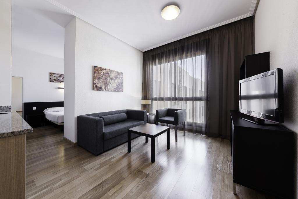 Hotel Compostela Suites En Madrid